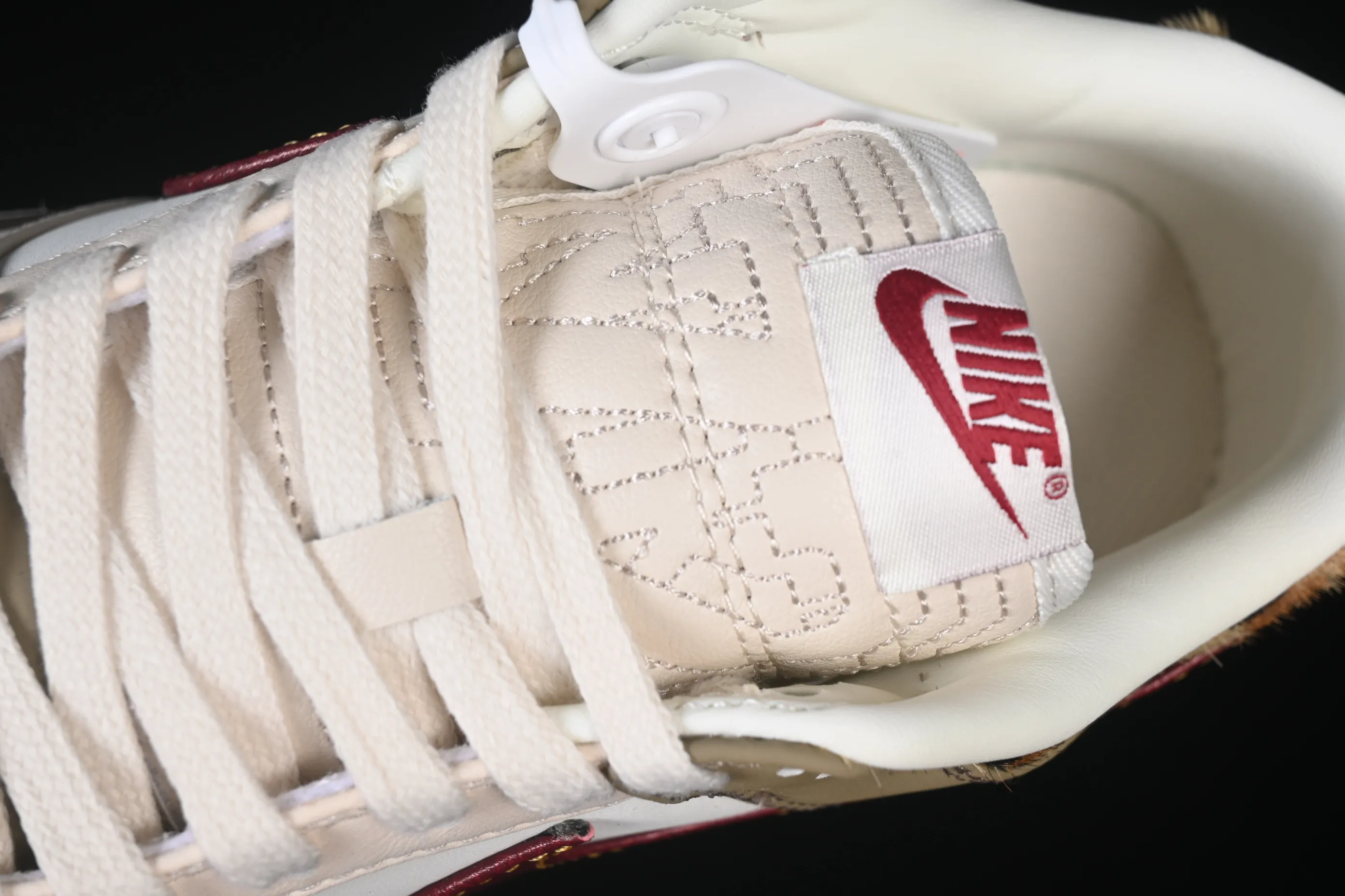 All categories Nk SB Dunk Series Nk SB Dunk Low low-top sneakers Nike SB Dunk Low "Khaki Leopard" beige zebra hair low-top casual sneakers IM6687-262